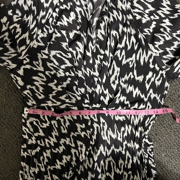 NWT Scoop midi dress belted black and white long sleeve polyester 4 6 women’s - Picture 10 of 10